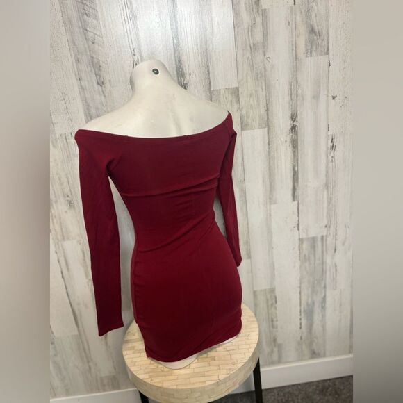 Express burgundy dress - Picture 3 of 5